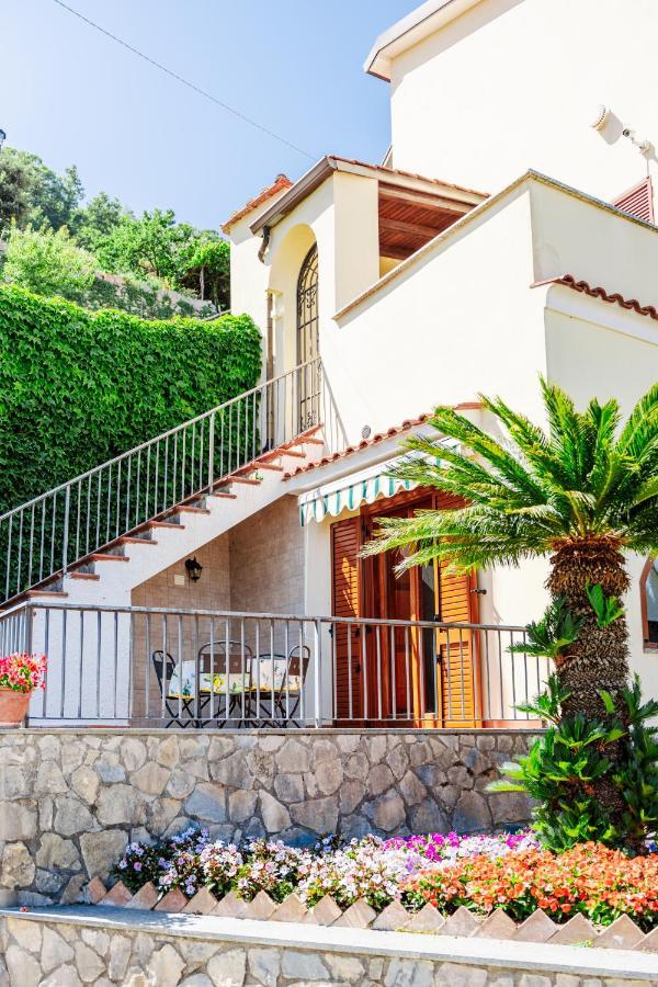 Appartamento Anna In Villa Laura Scala Exterior foto